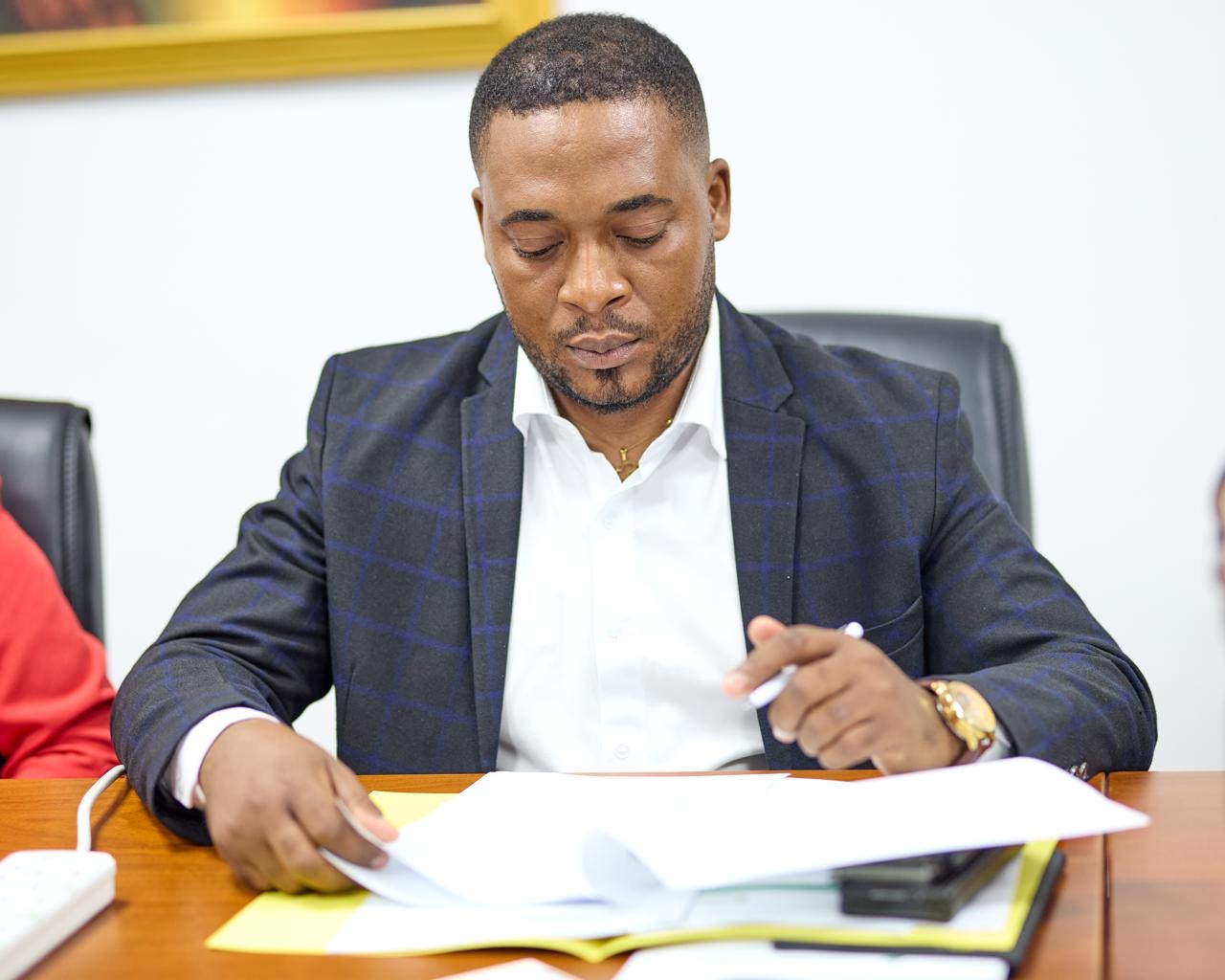 806c46b6-b3ba-455d-bf5b-c6cbe57705d1