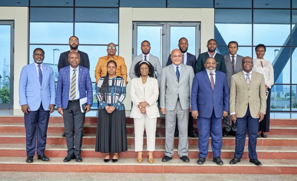 El CNDES mantiene una reunión de concertación con la empresa HOLDING G.E. en el marco de la elaboración de la Memoria Anual 2025.