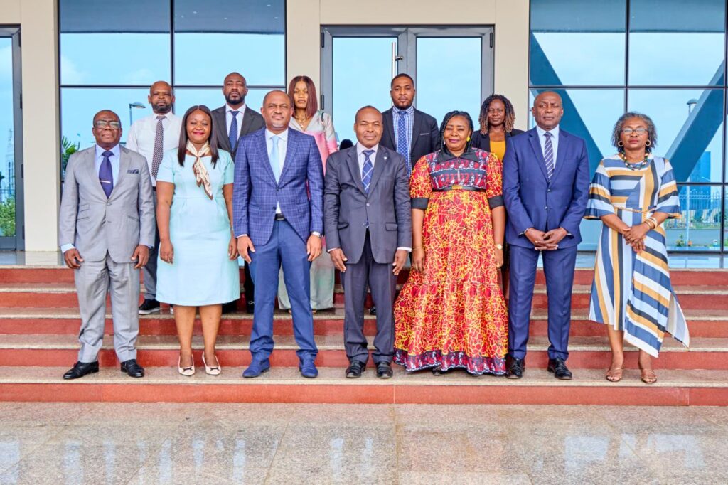 El CNDES se reúne con la Ventanilla Única Empresarial (VUE) en el marco de la elaboración de la Memoria Anual 2025.