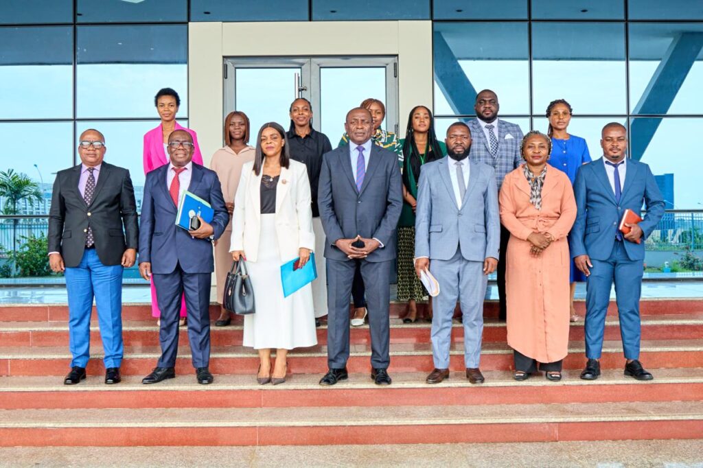 El CNDES se reúne con el Hospital Regional de Malabo y de Bata.