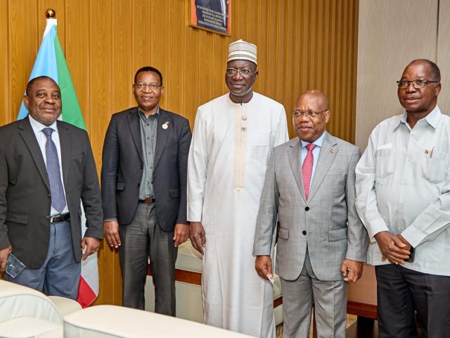 Despedida de las delegaciones del diálogo África–China en Malabo